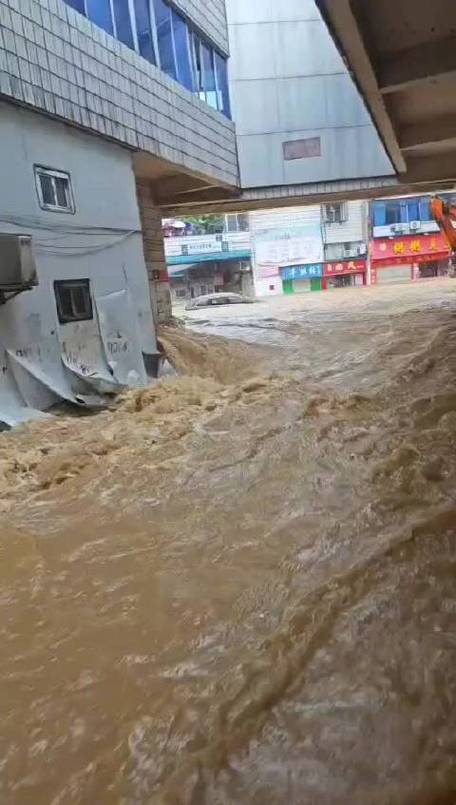 2021年暴雨是哪一年河南南阳特大暴雨图片南阳市区是否会发生内涝？如果发生内涝，排水是否畅通